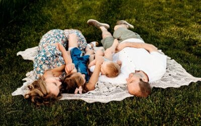 15 Creative Family Photo Shoot Ideas to Capture Memories