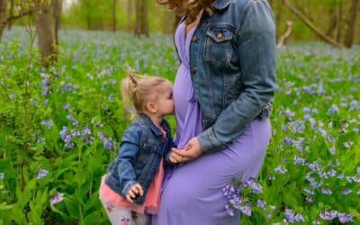 Blooming Spring Maternity Photo Shoot Ideas