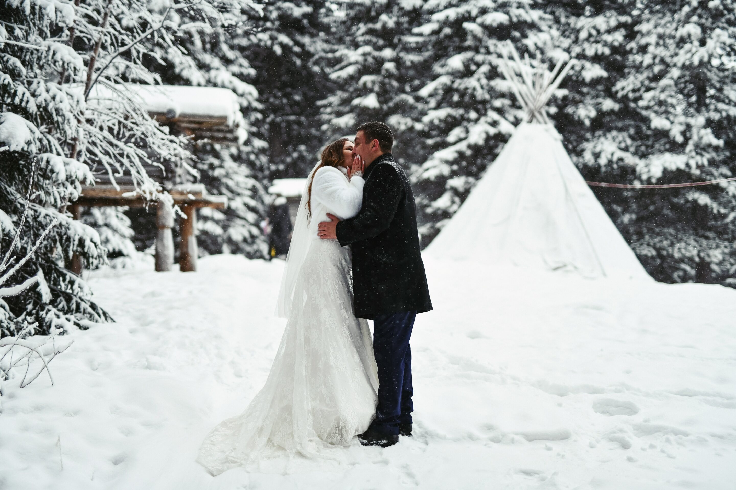 A Photographer’s Guide to Winter Weddings
