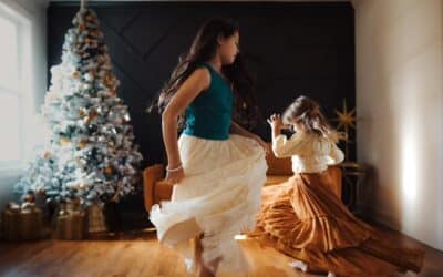 Capturing the Holiday Seasons: Photographing Your Own Family Amidst the Bustle